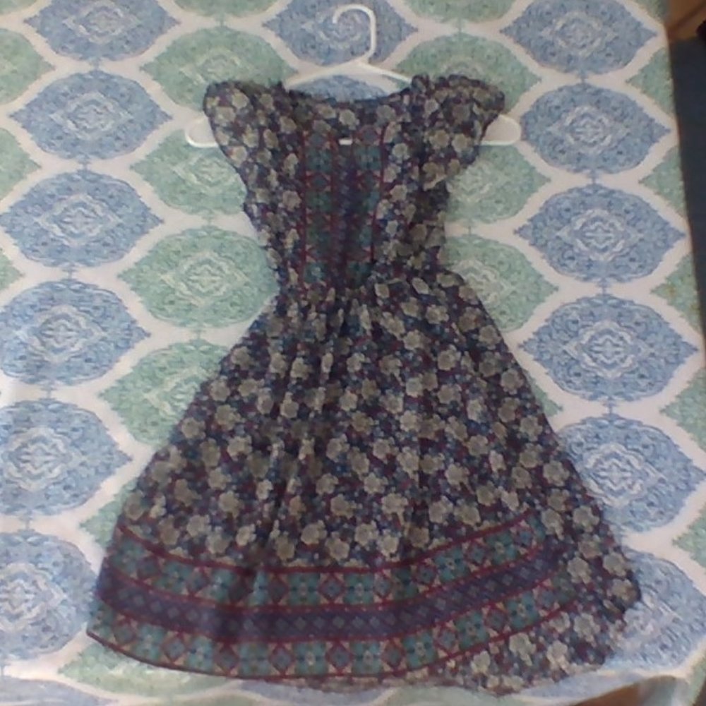 Super cute floral dress!!